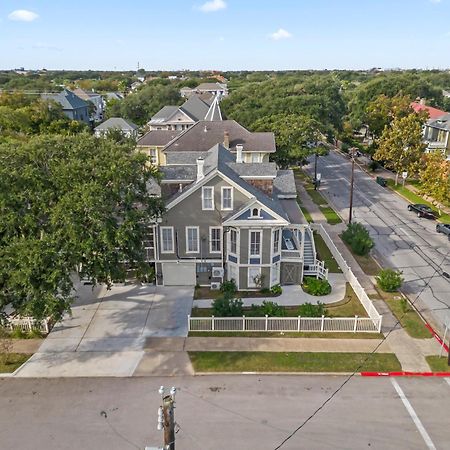 Historic Galveston Family Beach Home With 3 King Beds المظهر الخارجي الصورة
