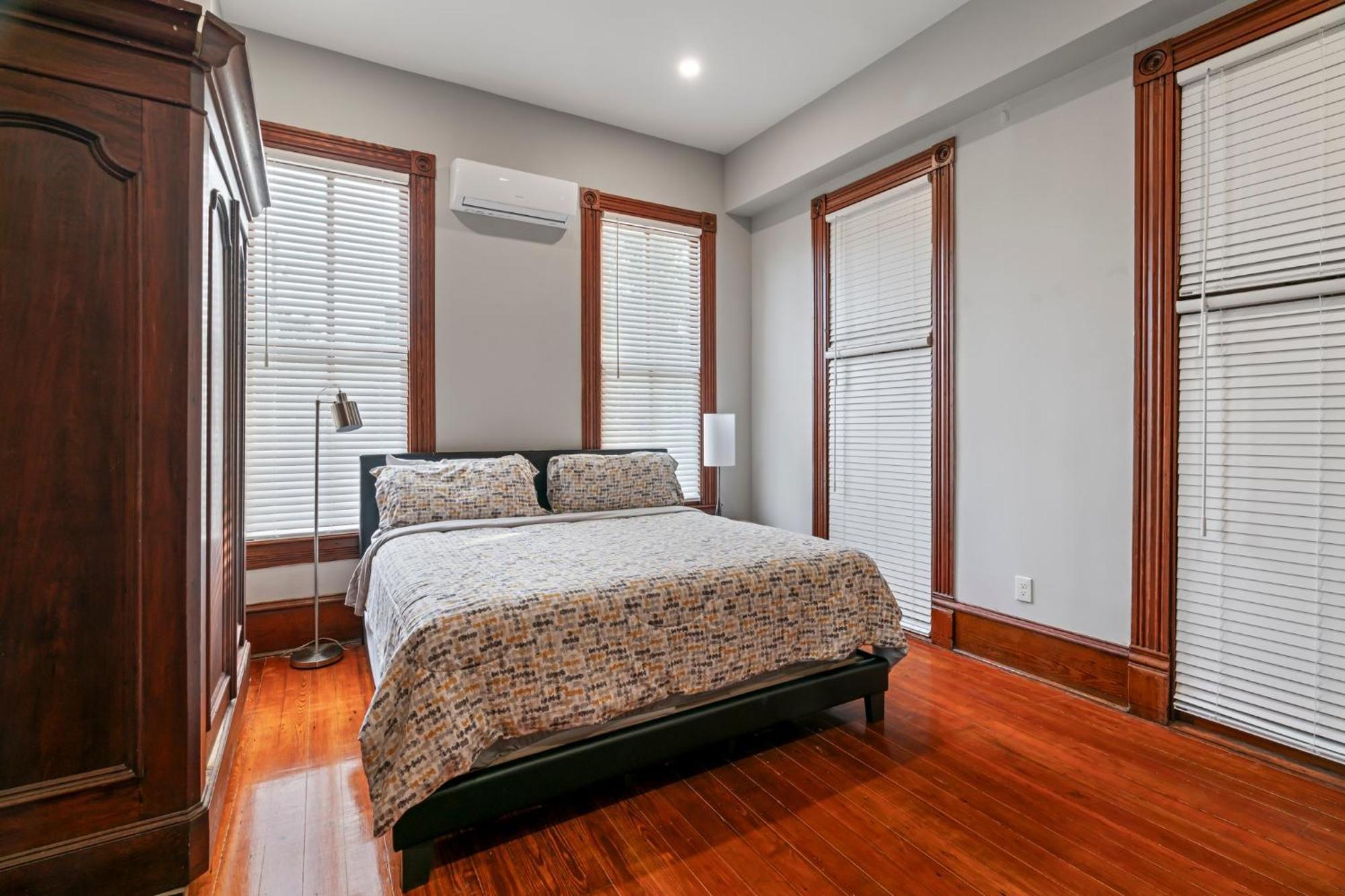 Historic Galveston Family Beach Home With 3 King Beds المظهر الخارجي الصورة