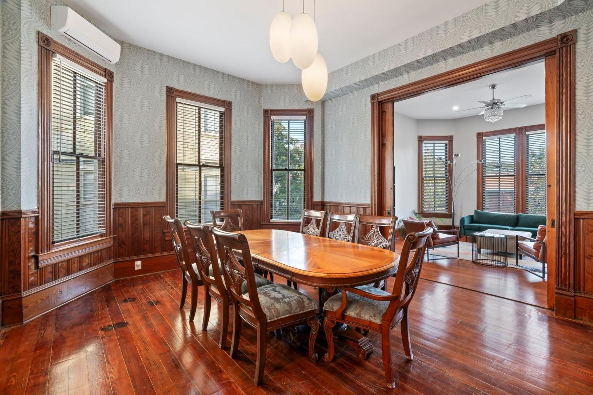 Historic Galveston Family Beach Home With 3 King Beds المظهر الخارجي الصورة